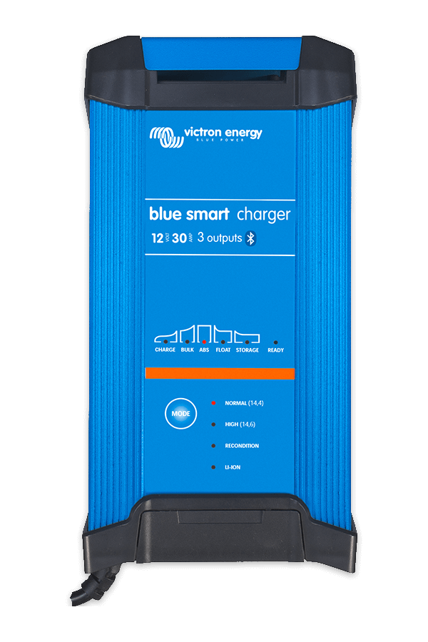 Blue Smart IP22 Charger 12/30 (1) 230V CEE 7/7 (BPC123047002)