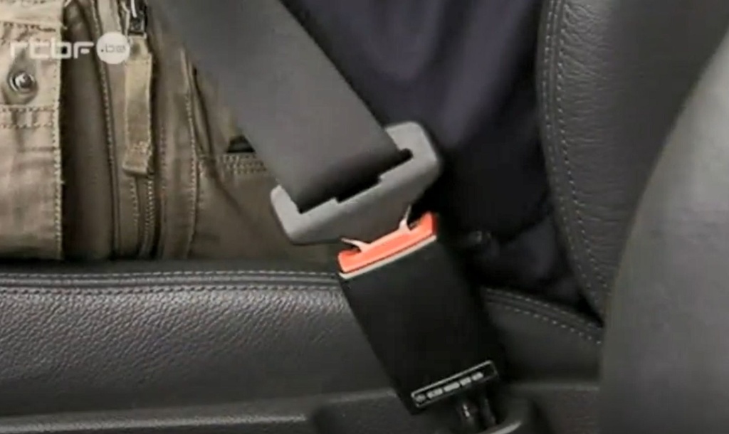 Ceinture de sécurité de siège avant hzj7+