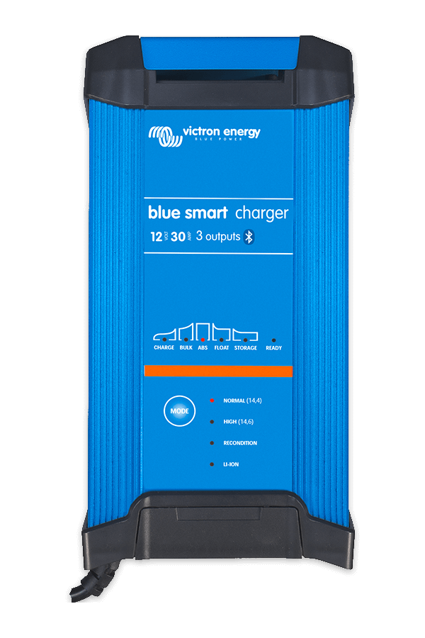 Solar Blue Smart IP22 Charger 12/30 (1) 230V CEE 7/7