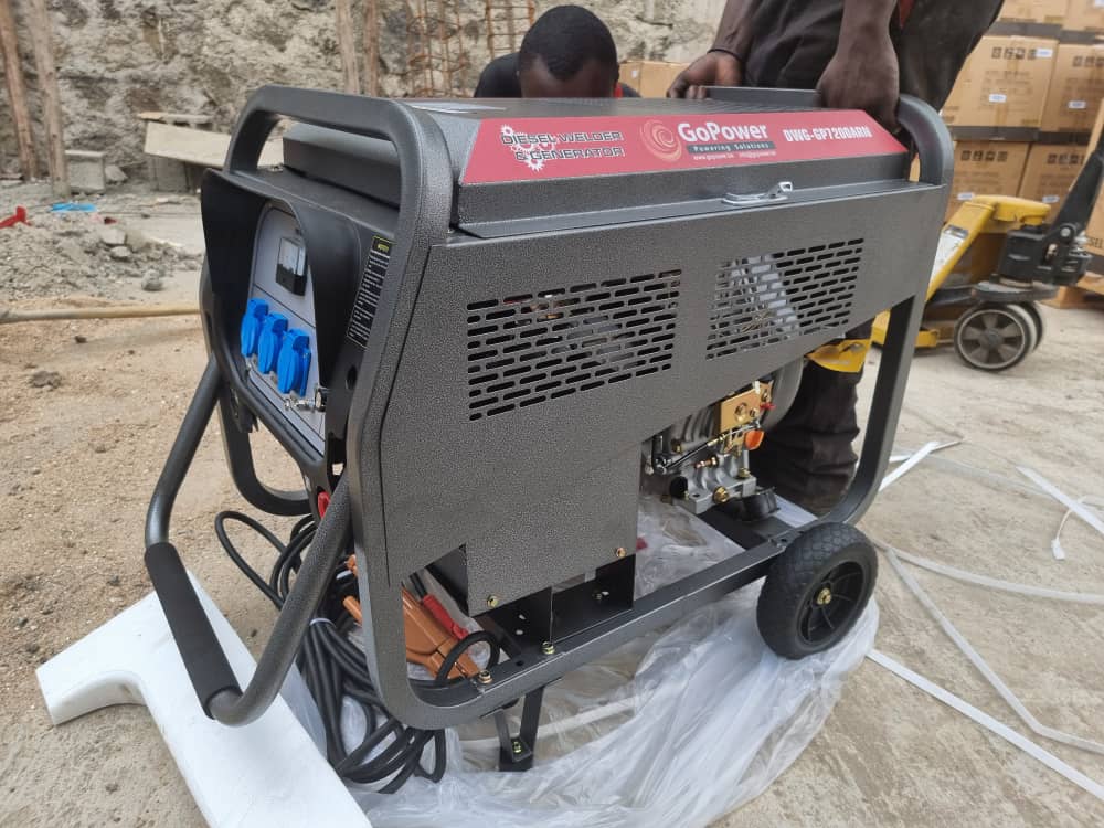 Welding Generator , Electric start with 36AH battery , with handles and wheels. WITH electrode holder and 4M clap