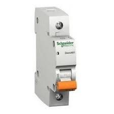 Schneider Electric DISJONCTEUR DOMAE C 25A 1P-N 4500A 230VA